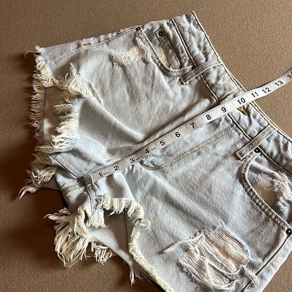 JOES JEANS COLLECTOR'S EDITION
THE CHARLIE - high rise denim short - Size 27 - Picture 13 of 14